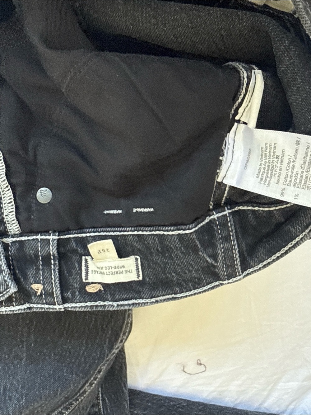 Madewell Women's Black Relaxed Jeans - Picture 4 of 7